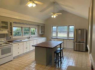 2400 Middle Rd, Highland, MI 48357