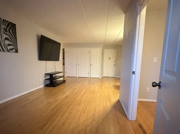 27 Northill St APT 4H, Stamford, CT 06907