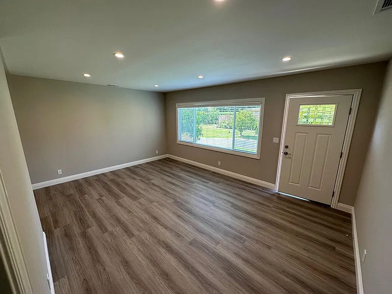 5235 Acacia St — Photo 4