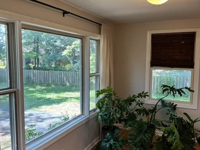 255 S Happ Rd — Photo 5