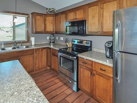 2nd image of 609 Knights Ct