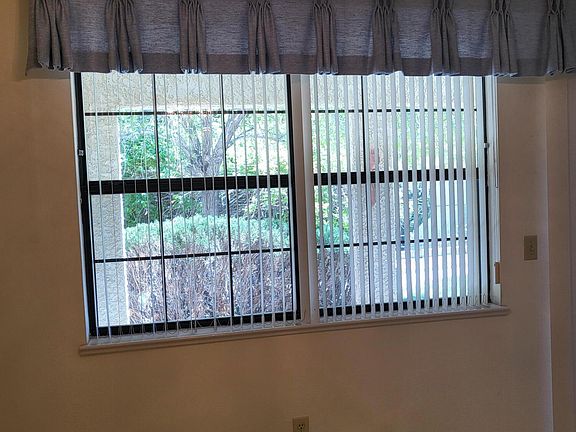 3rd image of 833 Country Club Dr SE APT 1E