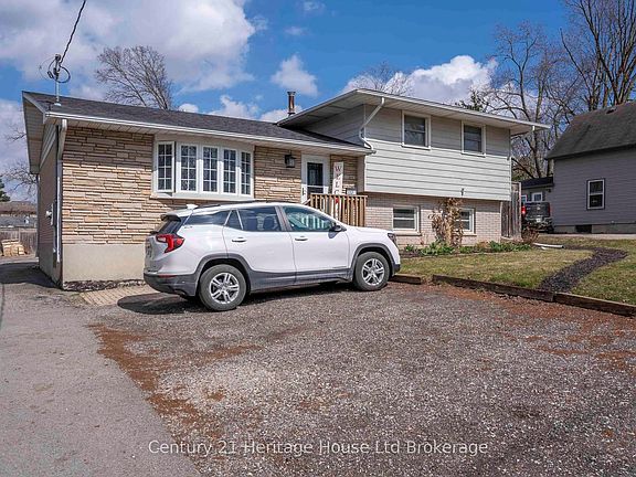 4th image of 117 Wonham St S