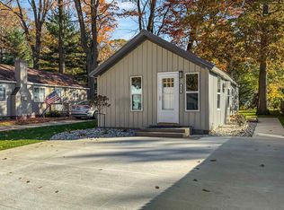 112 Iroquois Pl, Cadillac, MI 49601