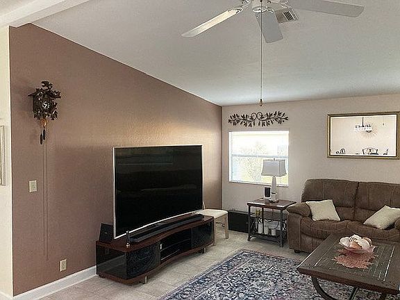 3rd image of 4052 Avenida Del Tura