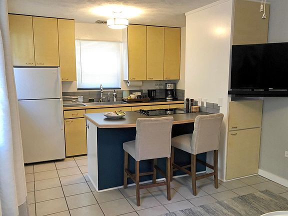 3rd image of 891 Martin Luther King Jr Blvd APT 6