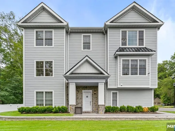 110 Mason Ct Unit 3H, Haworth, NJ 07641