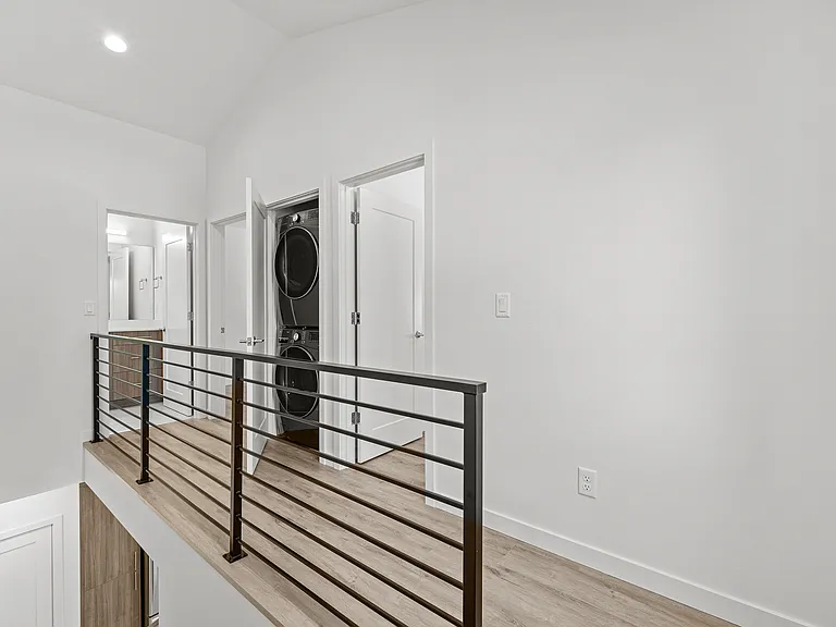 2544 NE 143rd St #B — Photo 8