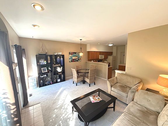 4th image of 1045 Woodview Ct
