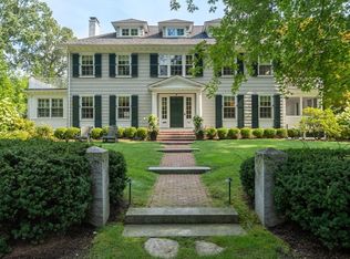 32 Arlington Rd, Wellesley, MA 02481