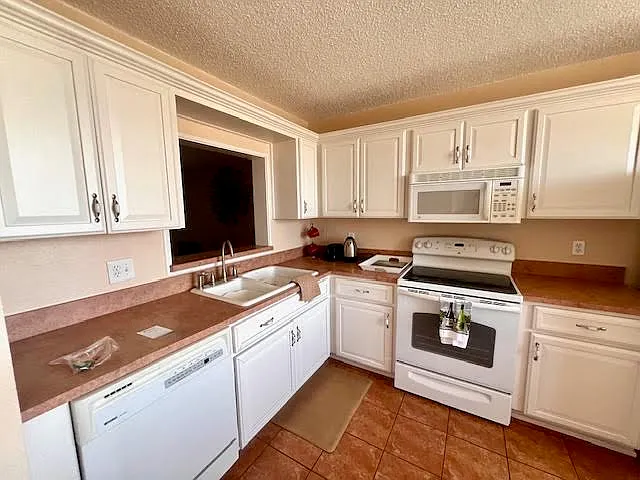 7700 Sun Island Dr S #506 — Photo 3