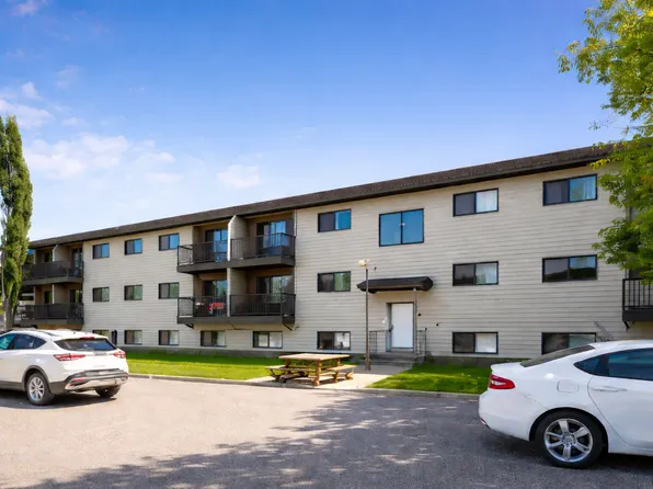 Heather Lee, 4734 55th St, Red Deer, AB T4N 2J1