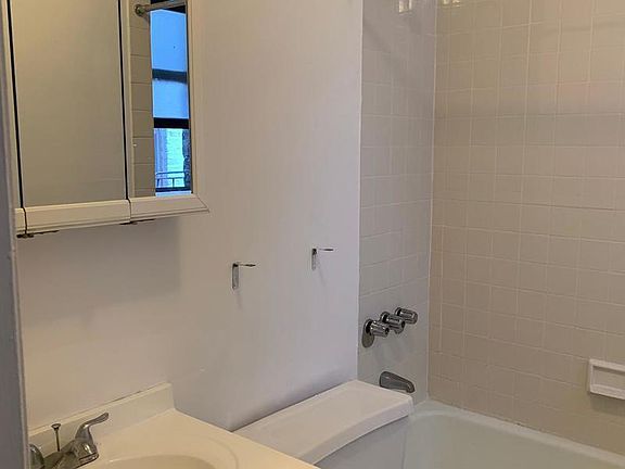 3rd image of 119 15th St APT 4A