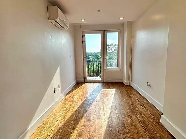 1802 Ocean Ave #5D — Photo 4