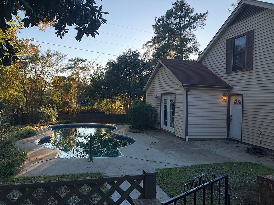 Gated yard access