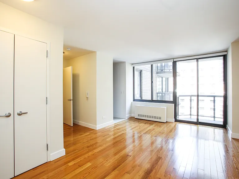 235 W 48th St #14A — Photo 1