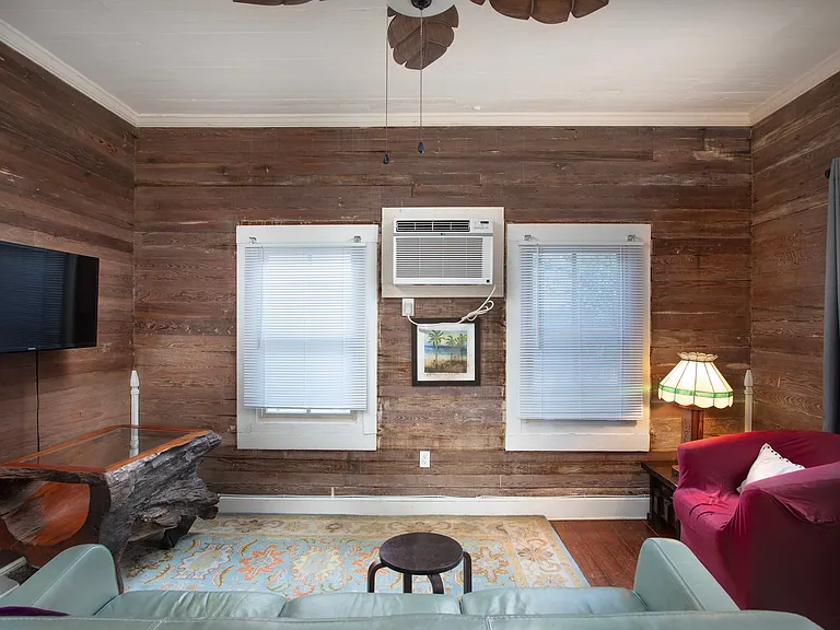 327 Margaret St #1 — Photo 5
