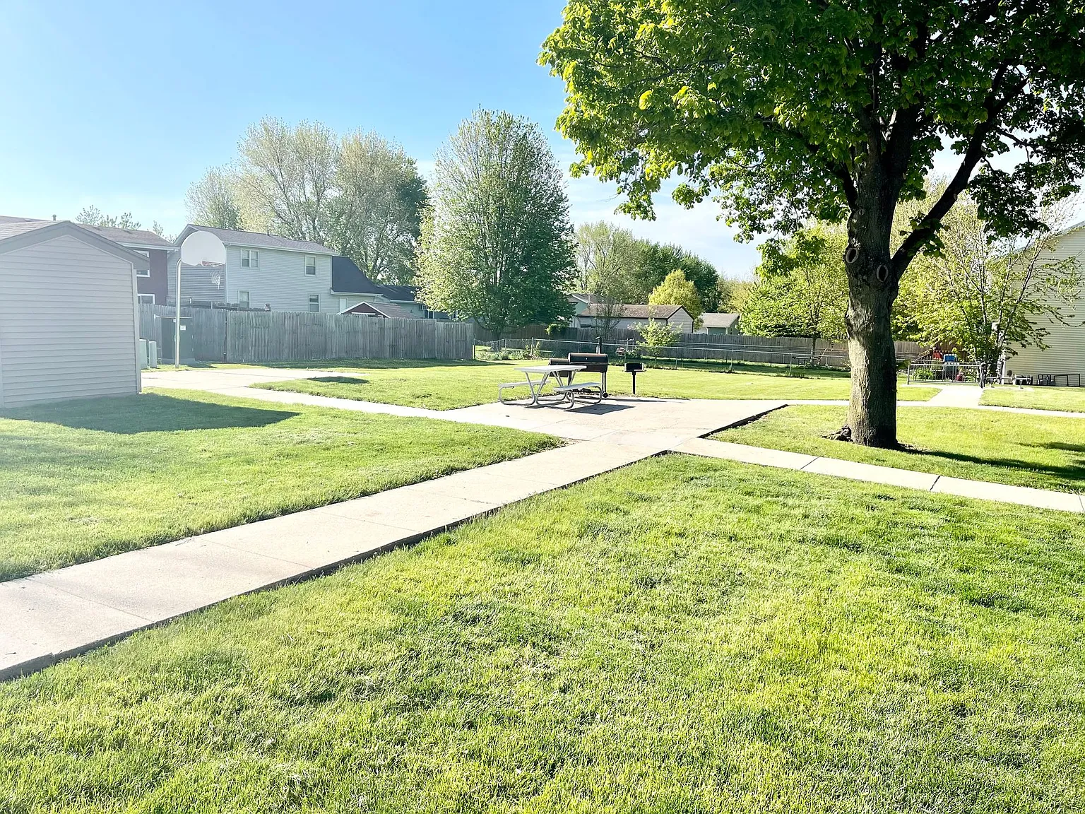 Carlisle Park Apartments — Photo 3