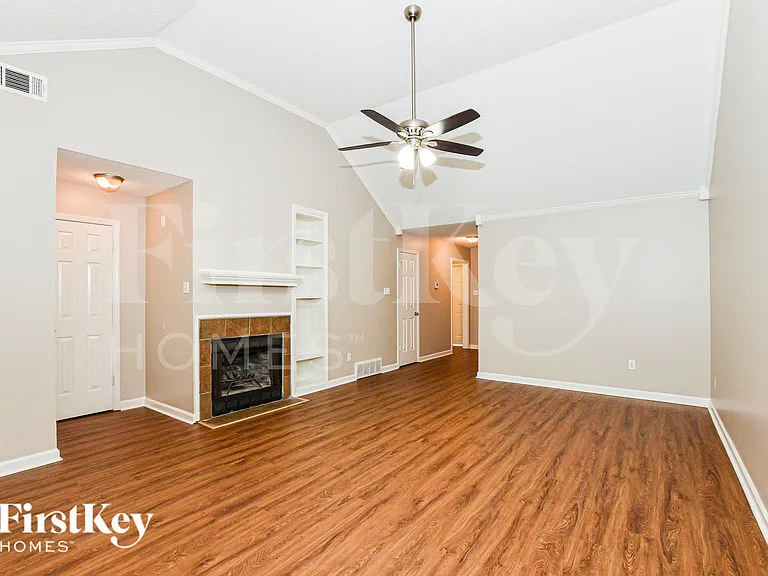 4538 Kings Grant Dr — Photo 4