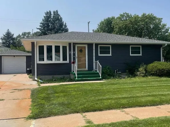 2715 W 8th St, Hastings, NE 68901