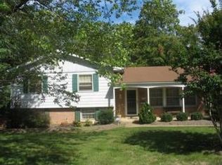 309 E Staunton Ave, Sterling, VA 20164