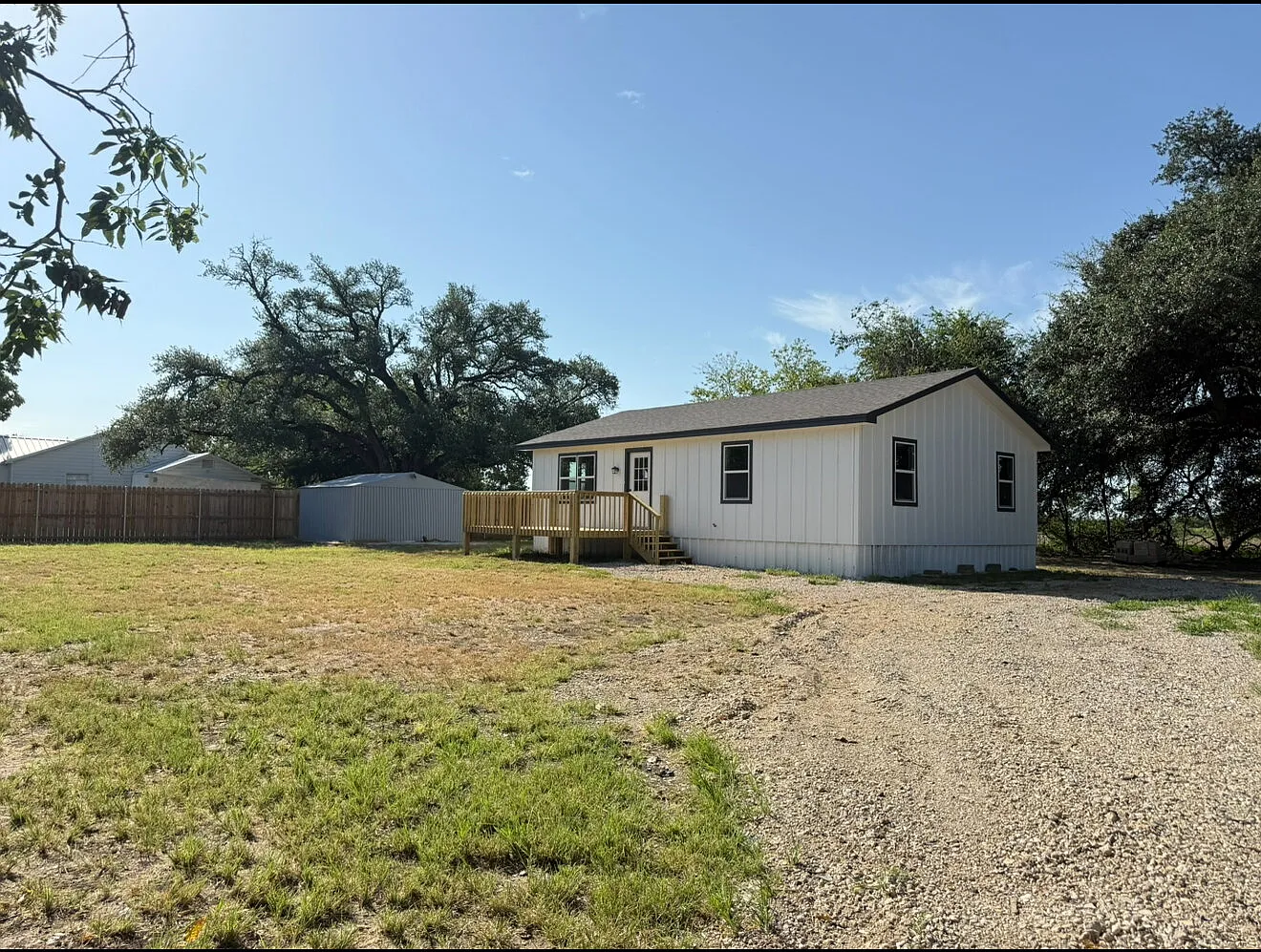 2 bed, 1.0 bath, 1000 sqft, $1,285 — Photo 3