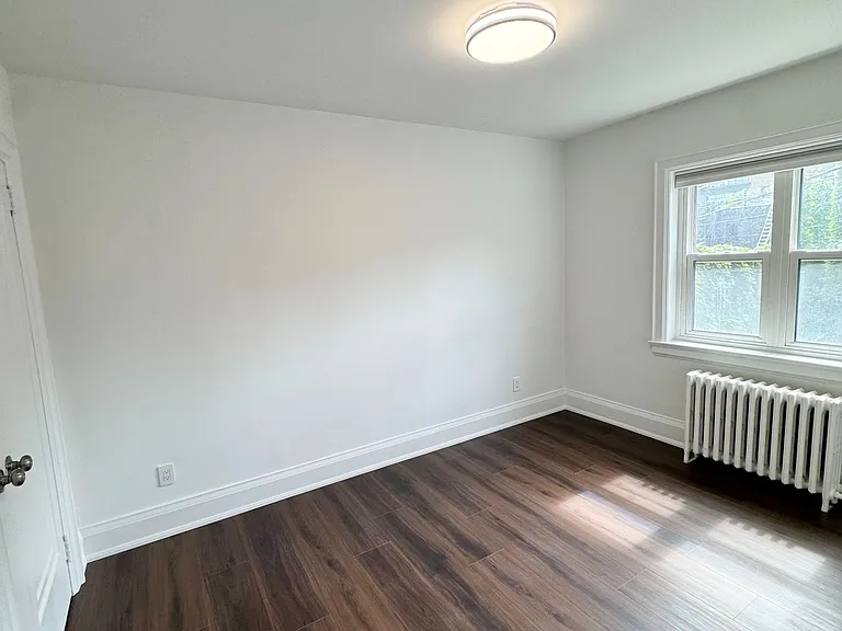 323 Lonsdale Rd #201 — Photo 5
