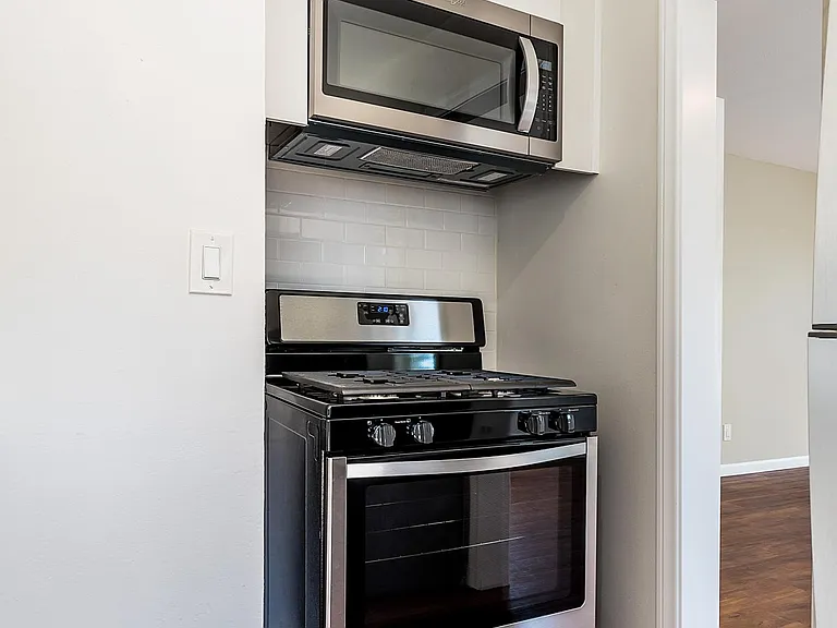 306 Dahlia Ave — Photo 6