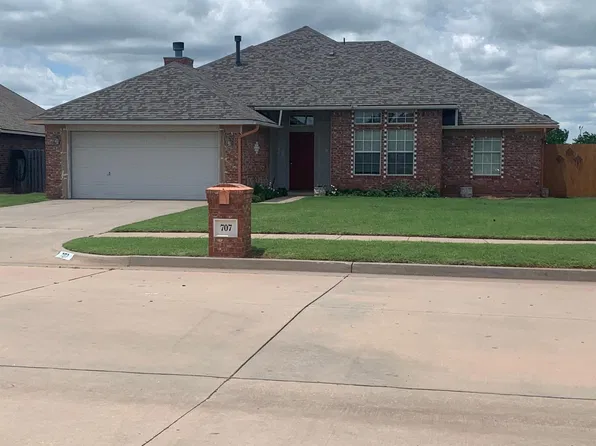 707 E Pointe Court Ln, Mustang, OK 73064