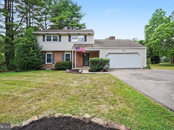 3818 Burton Ln, Harrisburg, PA 17110