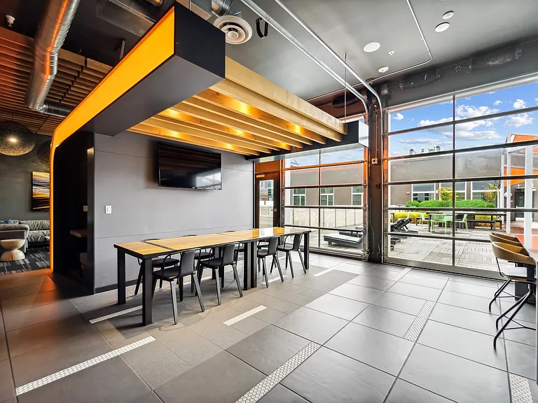 SouthLakeUnion_amenity_rooftop lounge (1)