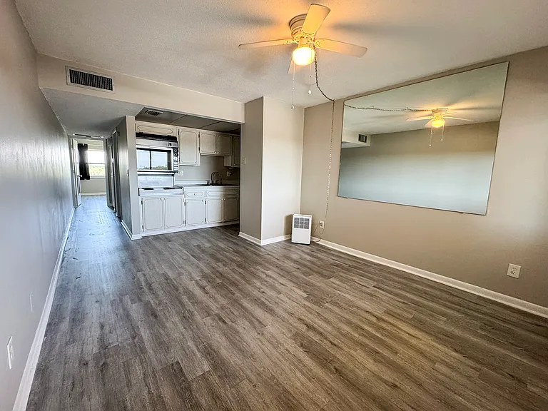 1235 S Highland Ave #F-702 — Photo 2