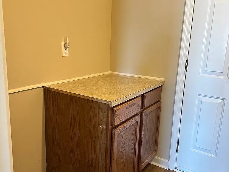 3944 Winthrop Dr — Photo 11