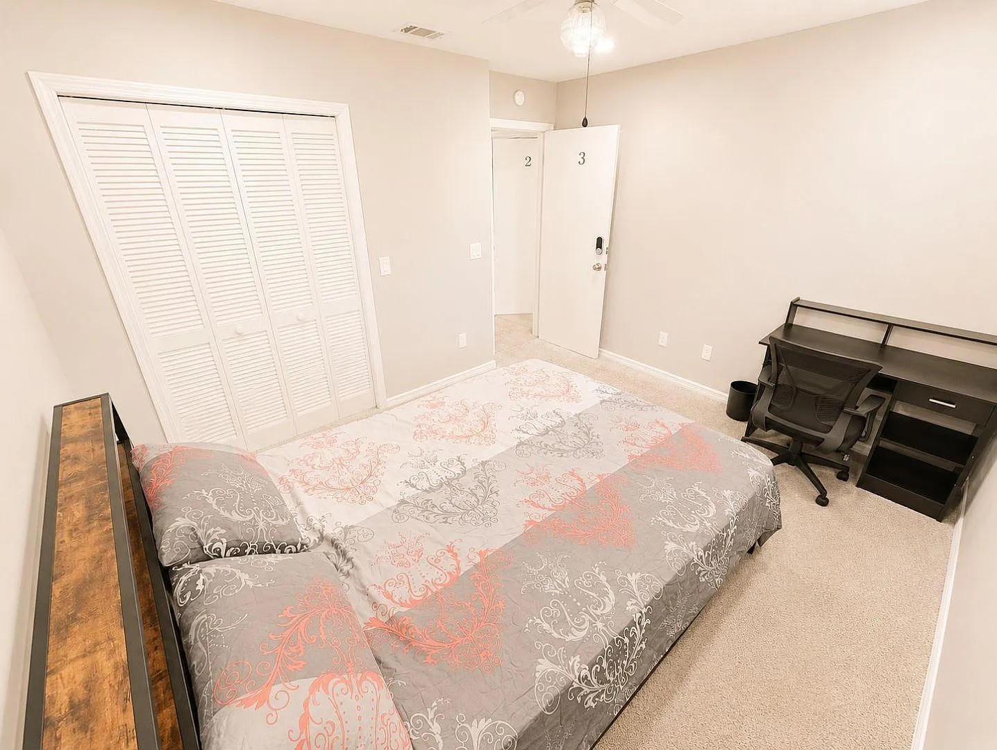 3 bed, 2.0 bath, 1209 sqft, $1,139 — Photo 4
