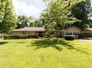 2400 E Latoka St, Springfield, MO 65804