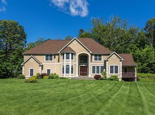 17 Barraco Blvd, Red Hook, NY 12572