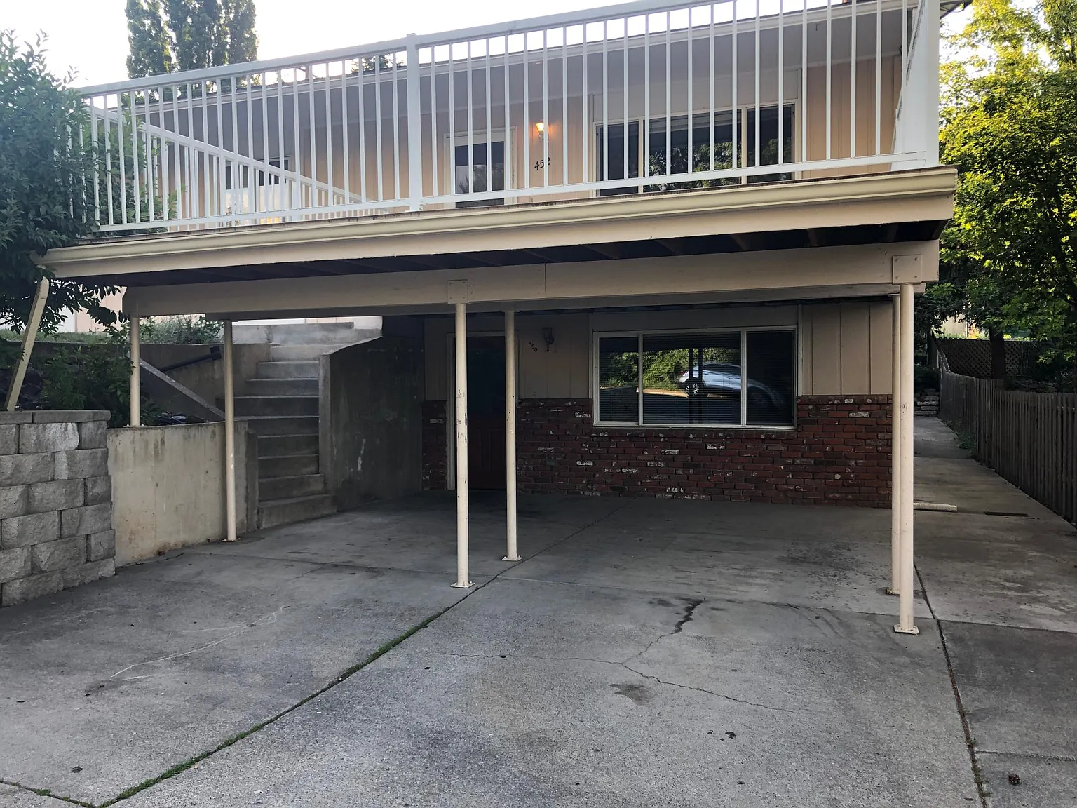 3 bed, 1.5 bath, 1344 sqft, $1,500 — Photo 1