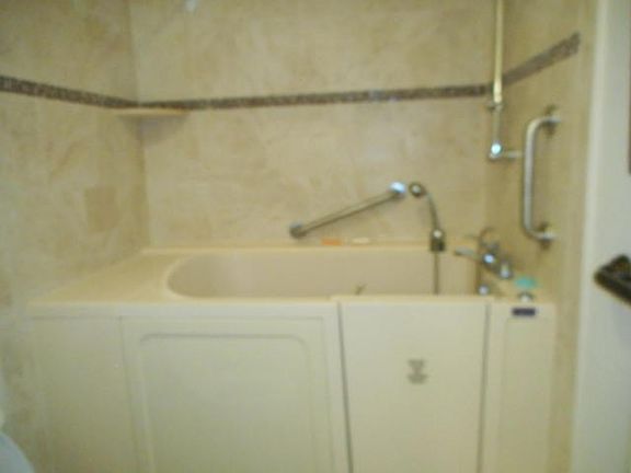 Luxurious Walk-In Tub