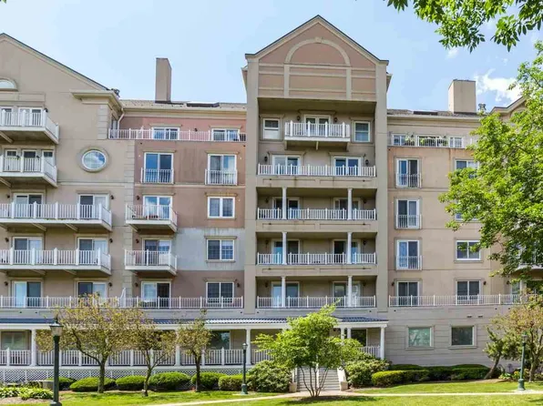 101 Shearwater Ct E APT 32, Jersey City, NJ 07305