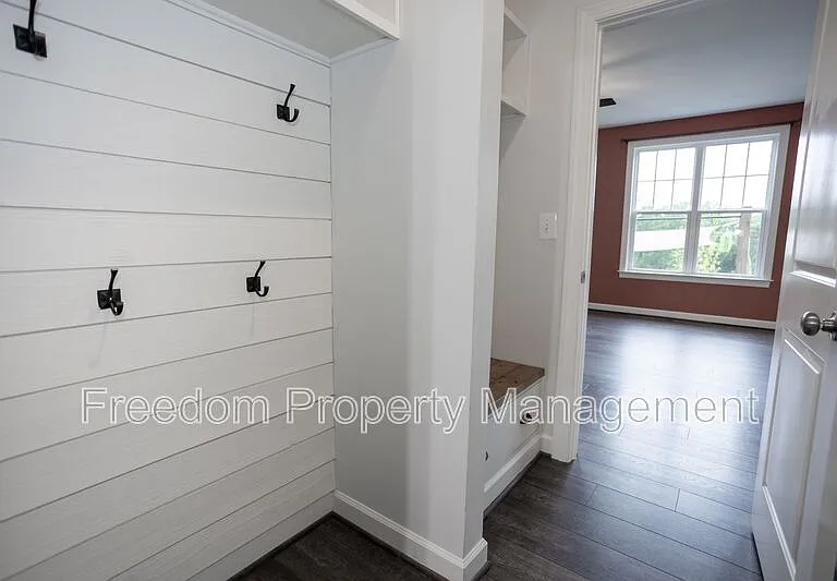 2425 Morgans Point Dr — Photo 31