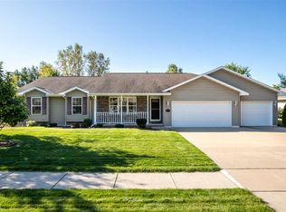 2134 Charles St, De Pere, WI 54115