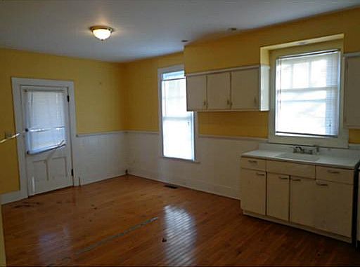 3rd image of 425 Scioto St