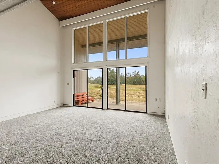 2114 Corner Lake Dr #E — Photo 22