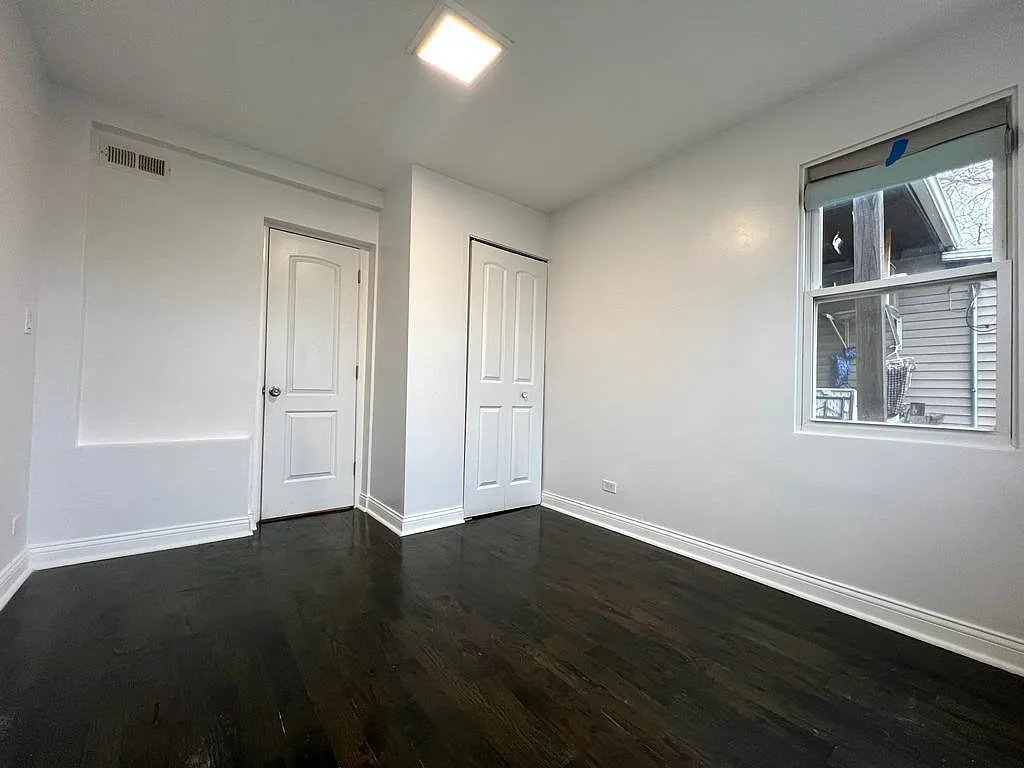 3 bed, 1100 sqft, $1,700 — Photo 3