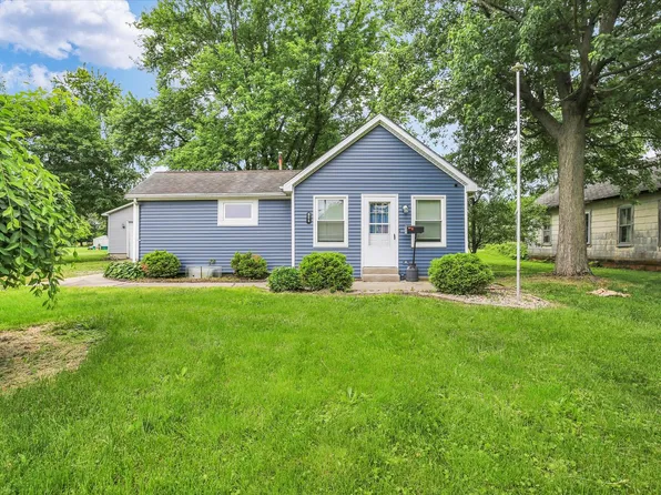 506 E Richardson St, Farmer City, IL 61842