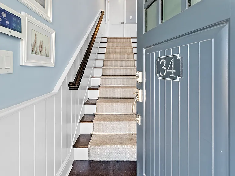 34 Village Green Dr — Photo 2