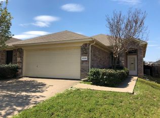 2028 Castleview Dr, Fort Worth, TX 76120