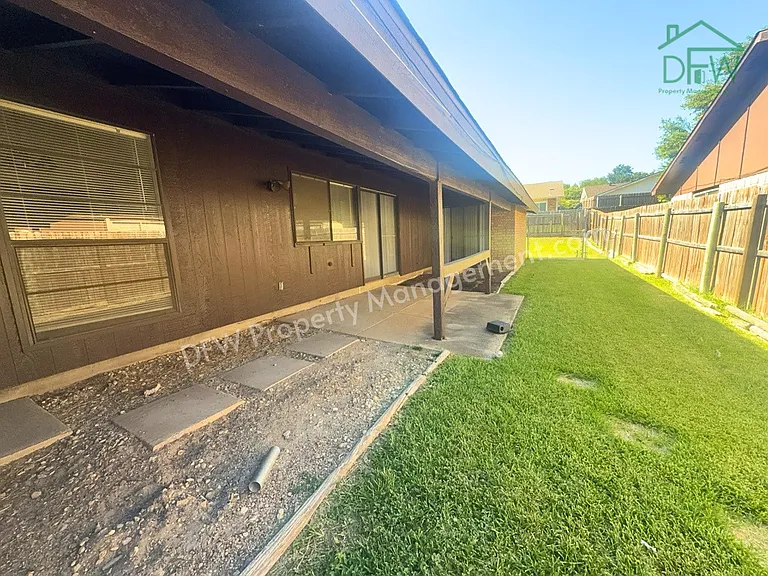 1336 Burmeister Rd — Photo 24