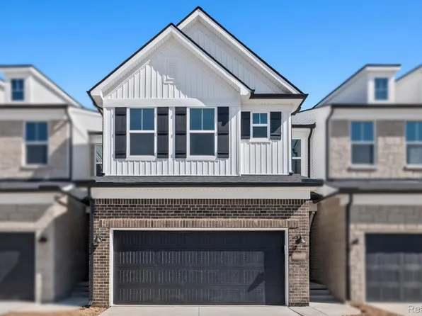 5509 E Spaniel Dr, Ann Arbor, MI 48108