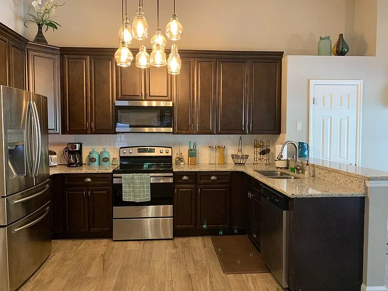 881 Silversmith Cir — Photo 4